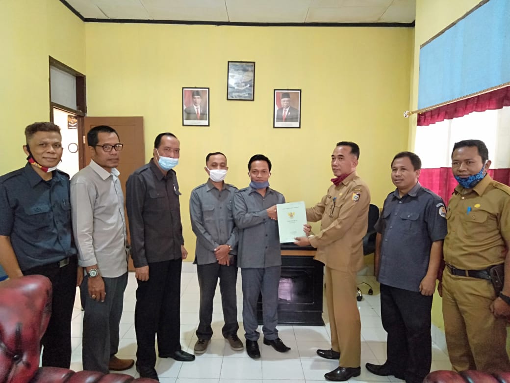 SERAH TERIMA SERTIFIKAT TANAH HIBAH