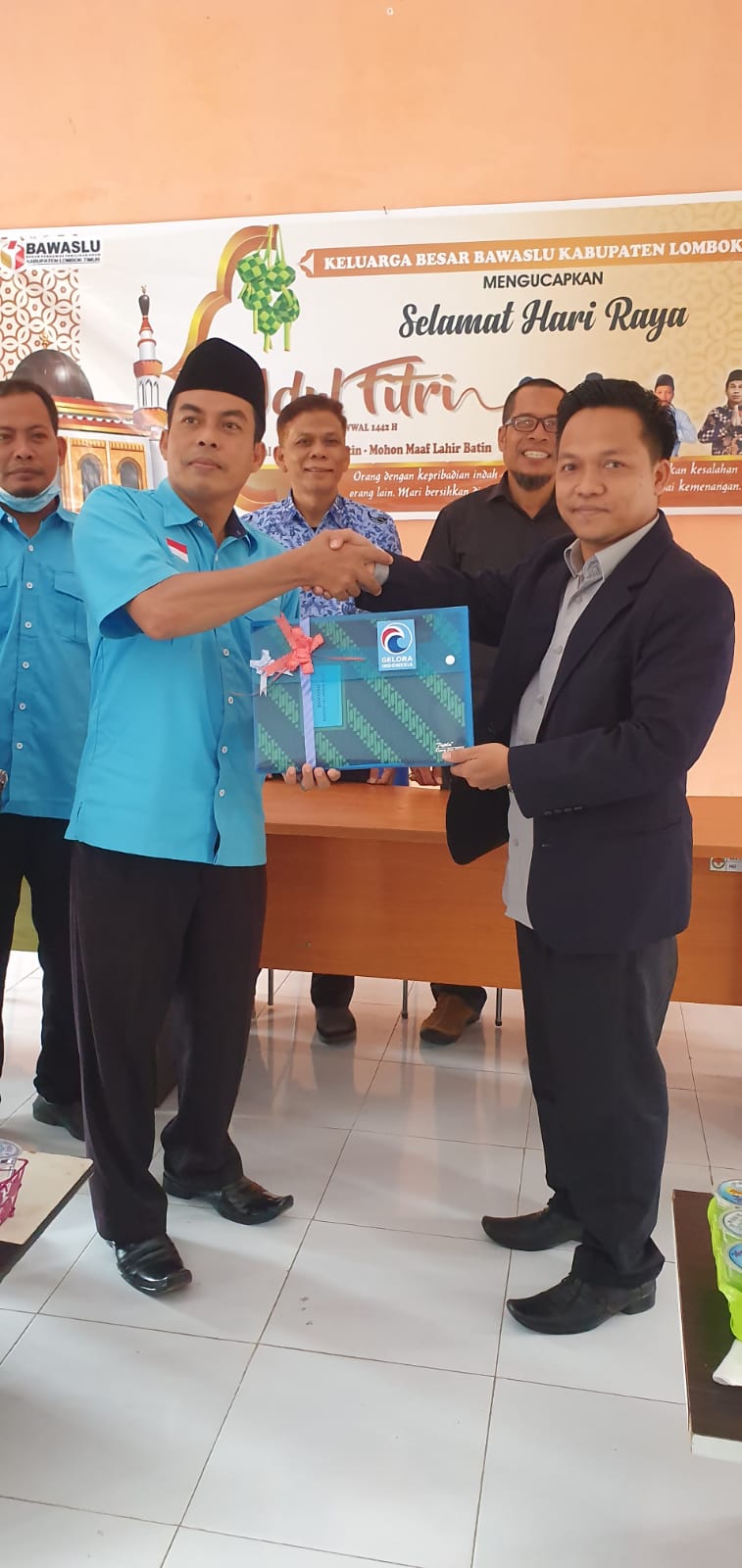 Penyerahan SK DPD Gelora Indonesia Kabupaten Lombok Timur