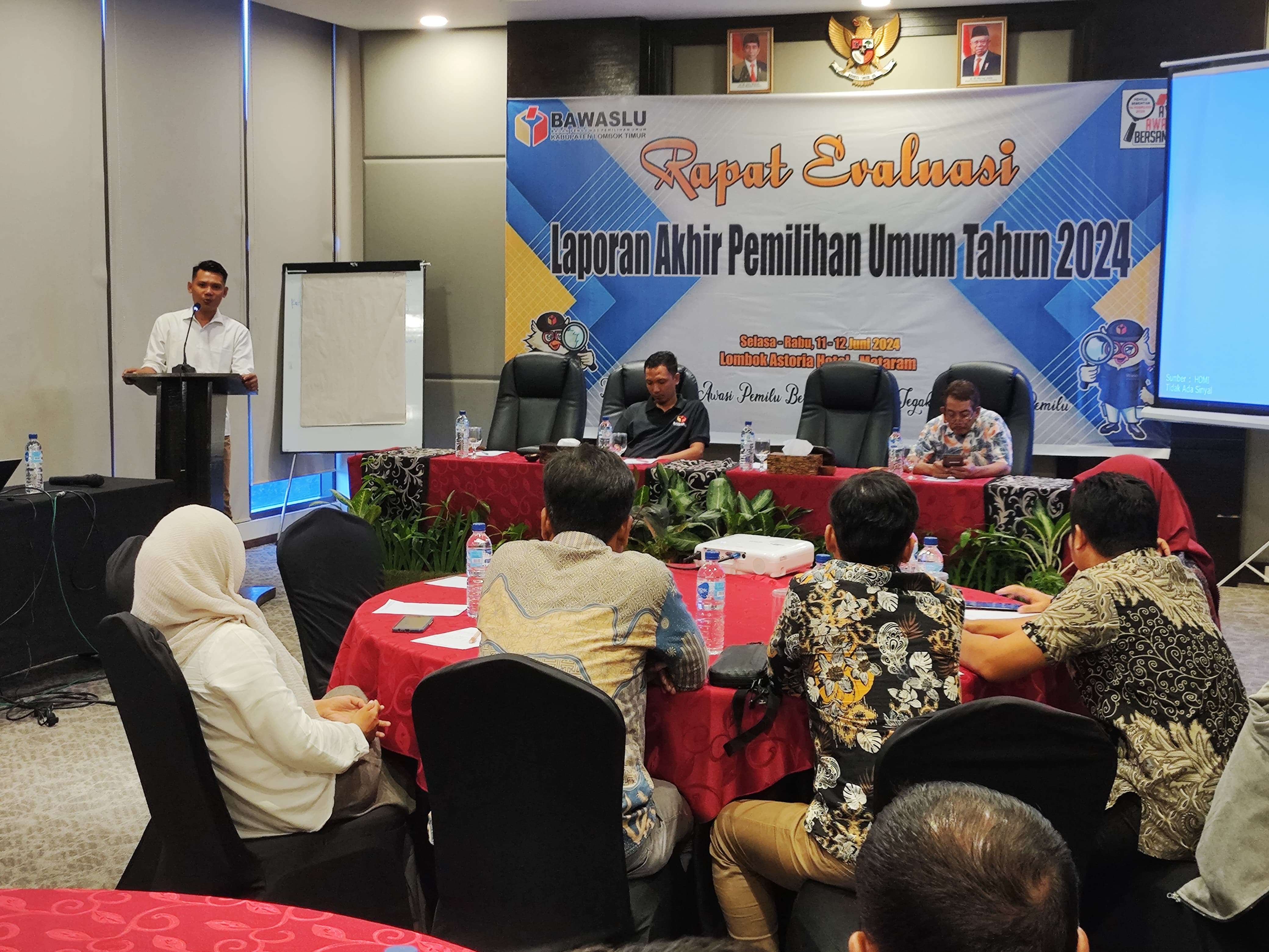 Bawaslu Lotim Gelar Rapat Evaluasi Laporan Akhir Pemilu 2024