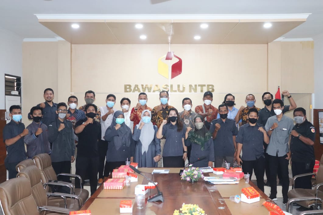 RAPAT KEHUMASAN BAWASLU NTB