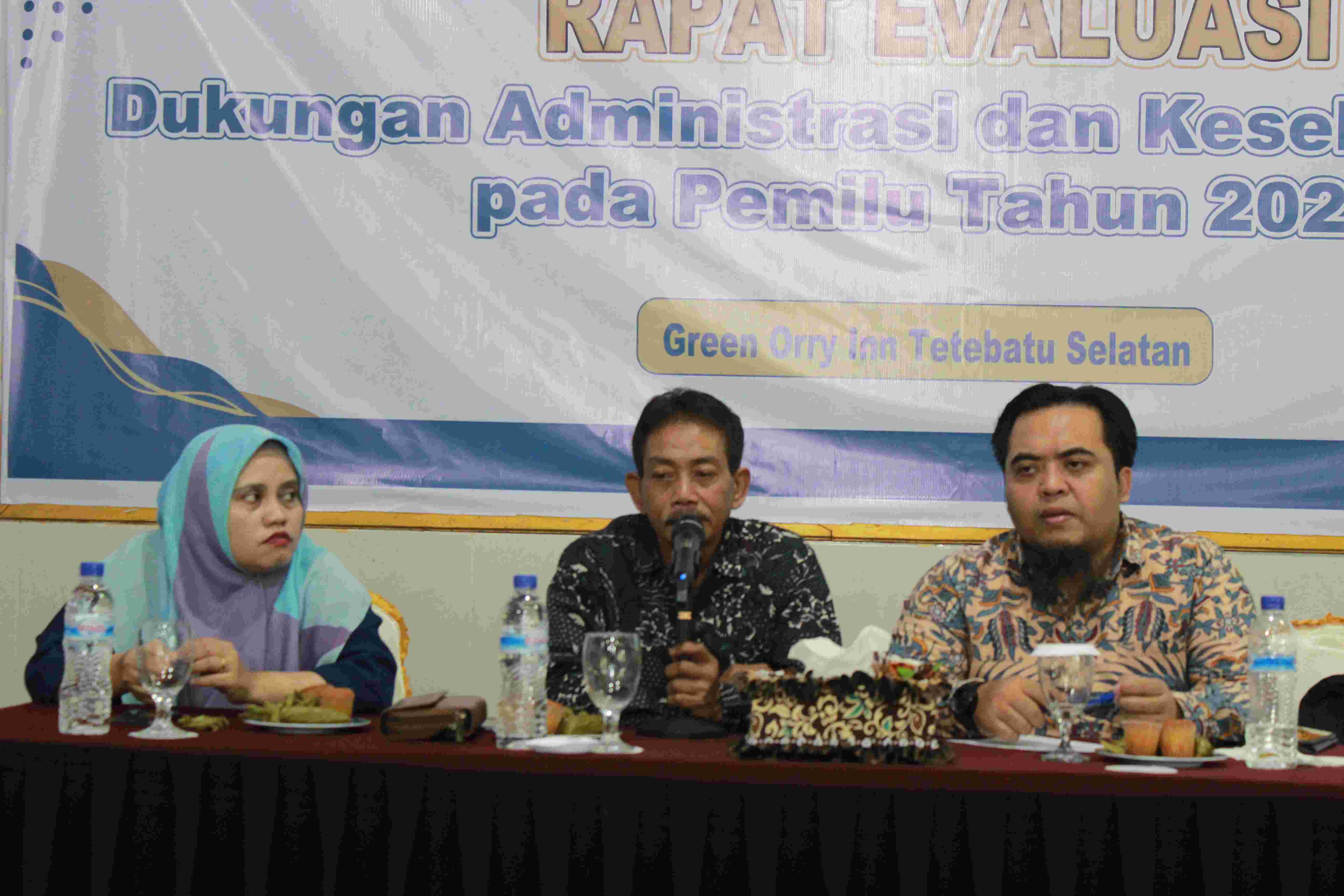 Bawaslu Lotim Gelar Rapat Evaluasi Pertanggungjawaban Pemilu