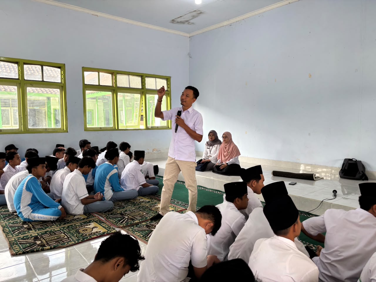 Kordiv P2H Melakukan Sosialisasi di MA NWDI Terara