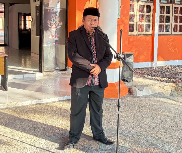 Amanat Ketua Bawaslu Lotim Apel HUT ke 81 RI
