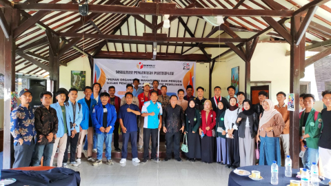 foto bersama pada kegiatan sosialisasi pengawasan partisipatif
