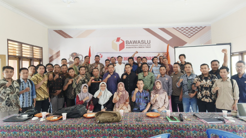 Foto Bersama Peserta Rapat Konsolidasi