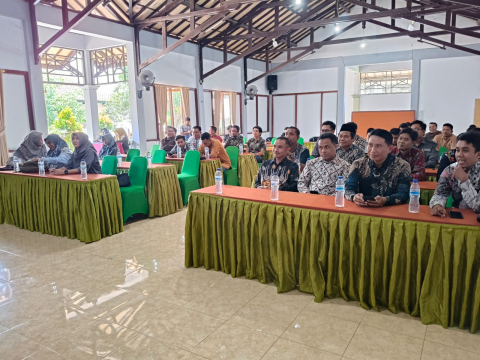 Panwaslu Kecamatan Peserta Rapat Evaluasi Penyelesaian Sengketa