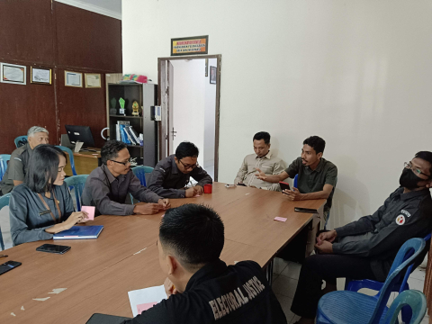 Diskusi Mingguan Bawaslu Lotim