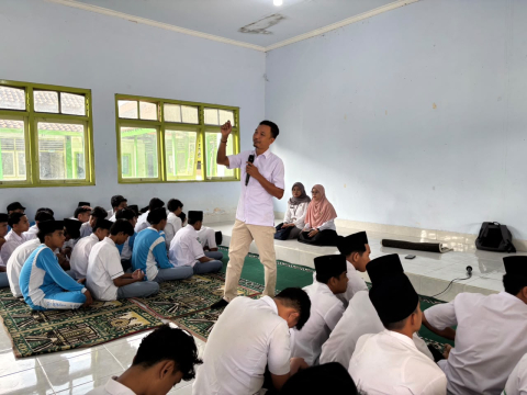 Kordiv P2H Melakukan Sosialisasi di MA NWDI Terara