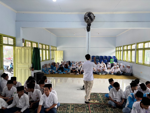 Sosialisasi Pengawasan Partisipatif di MA NWDI Terara