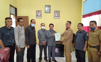 SERAH TERIMA SERTIFIKAT TANAH HIBAH