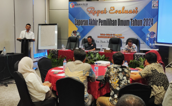 Bawaslu Lotim Gelar Rapat Evaluasi Laporan Akhir Pemilu 2024