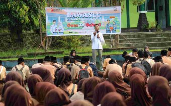 Bawaslu Goest To School